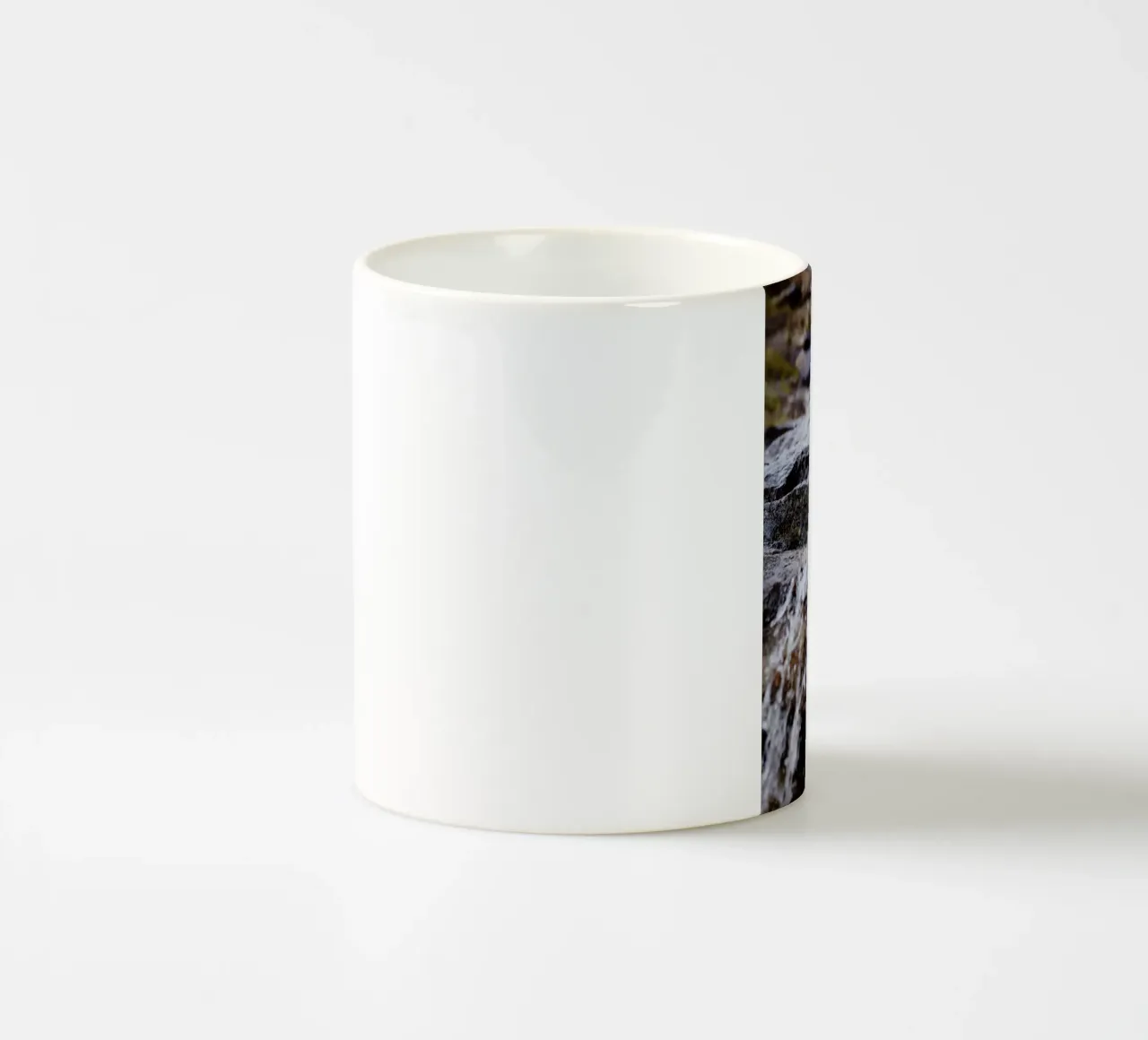 Cascata a Triol (Austria) tazza in ceramica da Simon Koy
