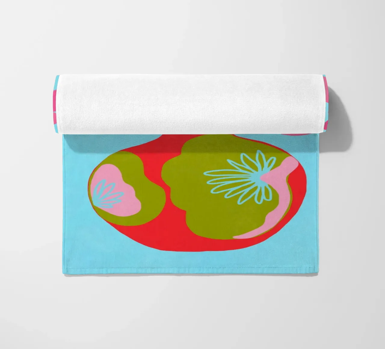 Un giocoso splendore floreale telo mare da Carinaprint