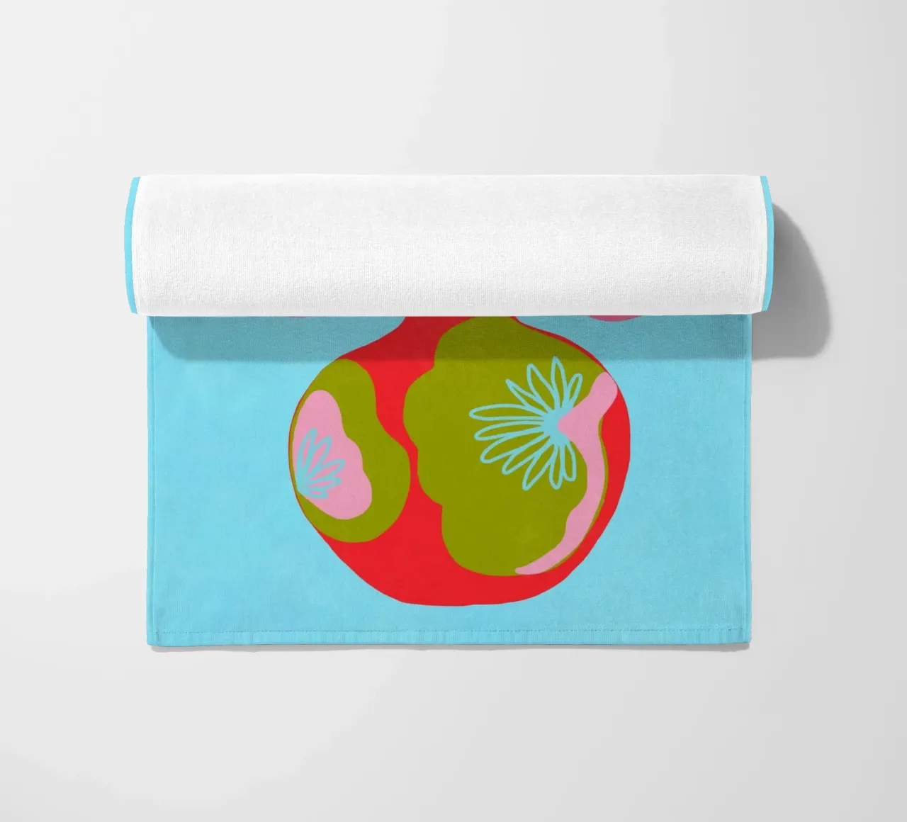 Un giocoso splendore floreale telo mare da Carinaprint