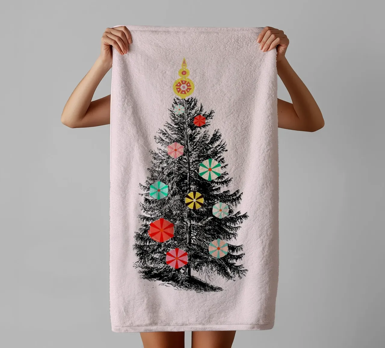 Retro Christmas Tree with Candy Ornaments asciugamano da bagno da showmemars