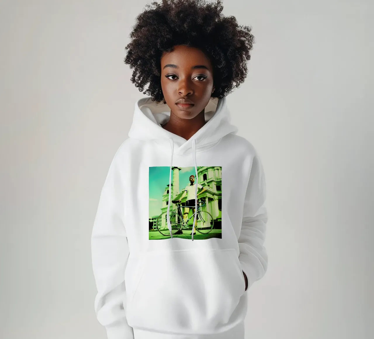 Josef 2 felpa con cappuccio da BLAEK Design Studio