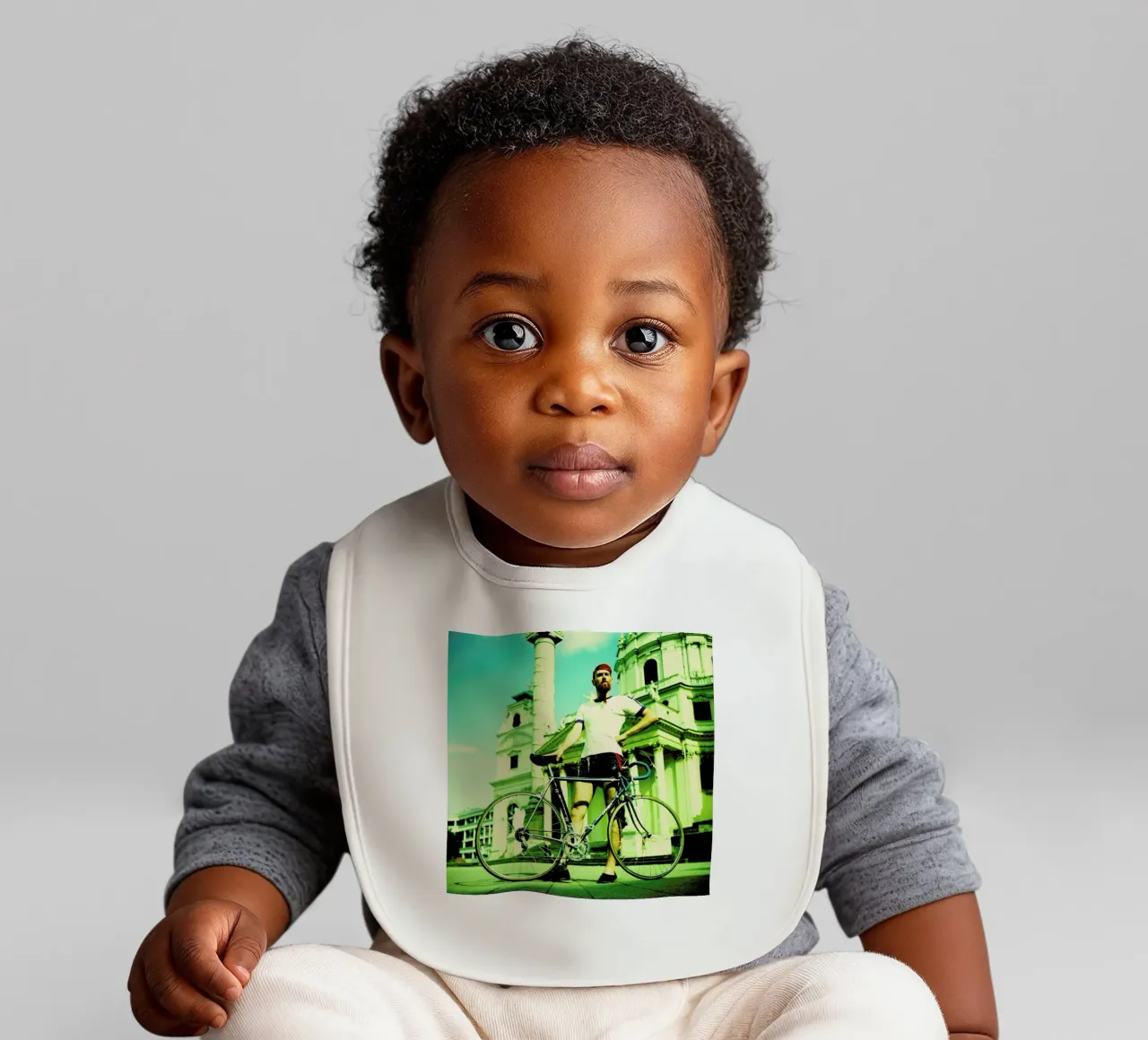 Josef 2 bavaglino da BLAEK Design Studio