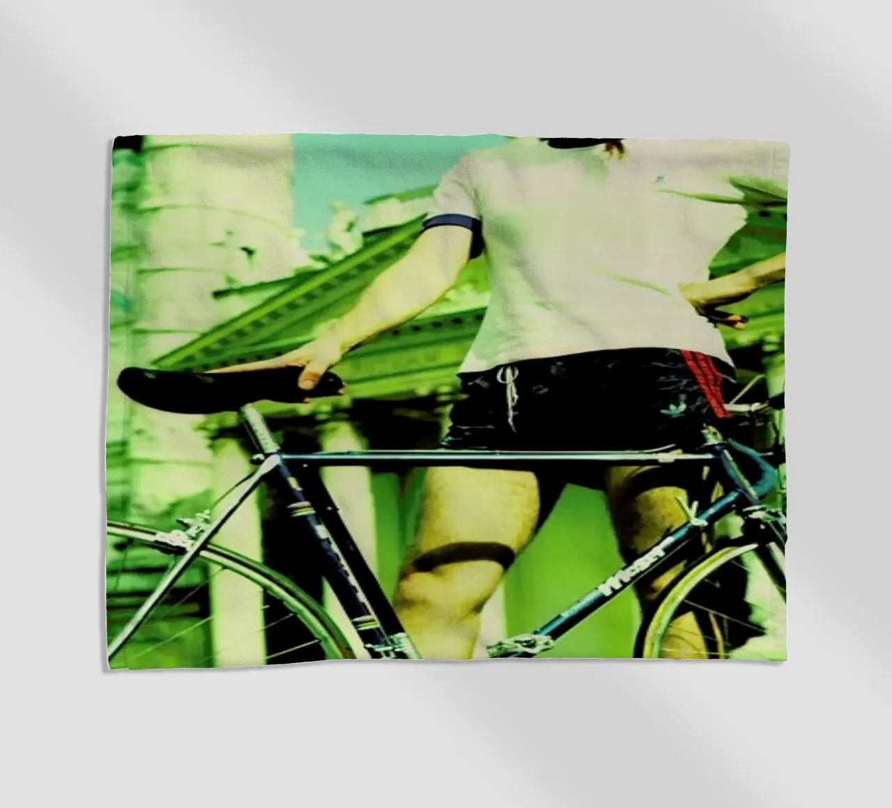 Josef 2 telo mare da BLAEK Design Studio