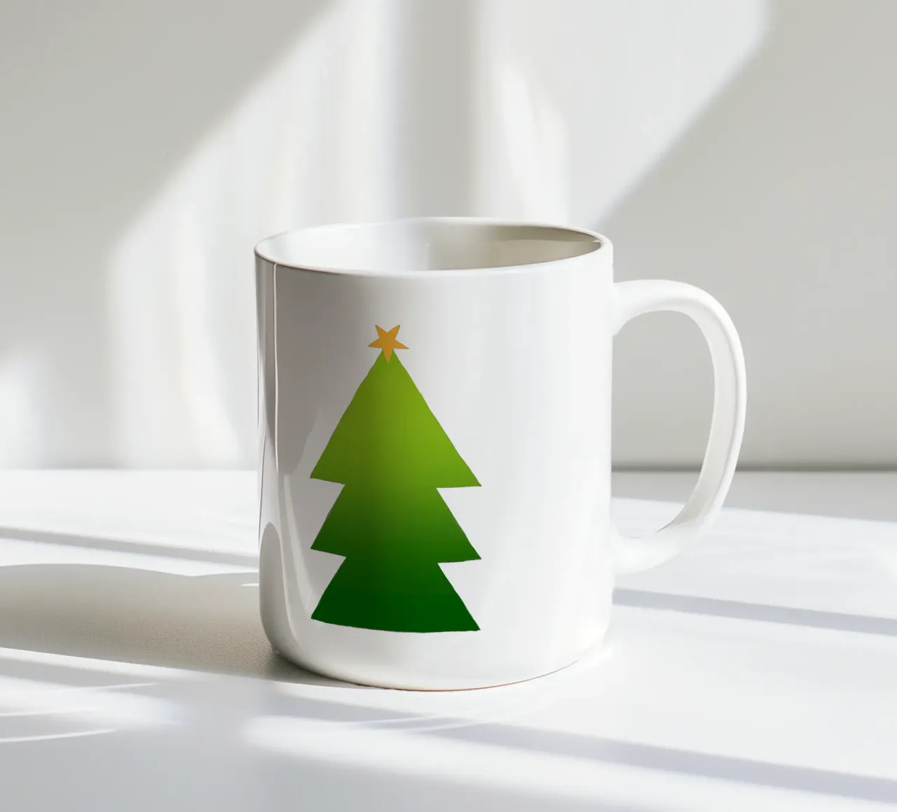 Tannenbaum Farbverlauf tazza in ceramica da Sophie Augustin Illustration