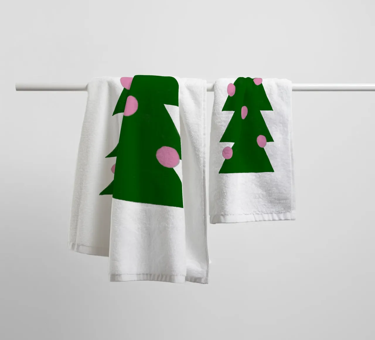 Tannenbaum mit Kugeln asciugamano da bagno da Sophie Augustin Illustration