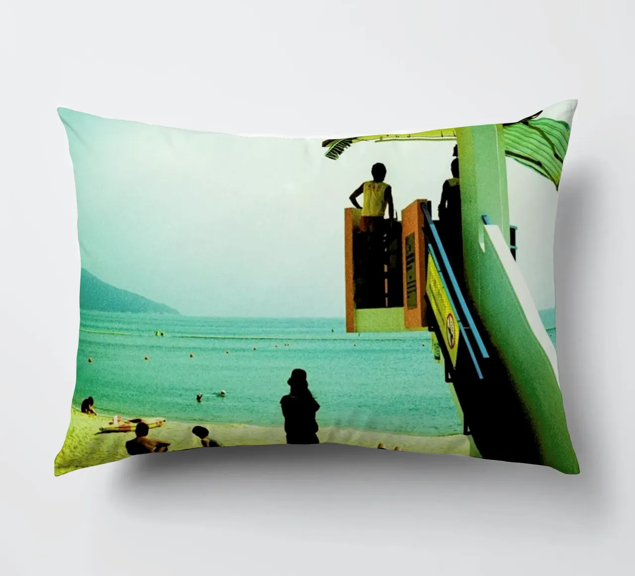 Lamma Island cuscino da BLAEK Design Studio
