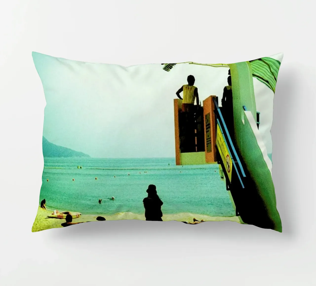 Lamma Island cuscino da BLAEK Design Studio