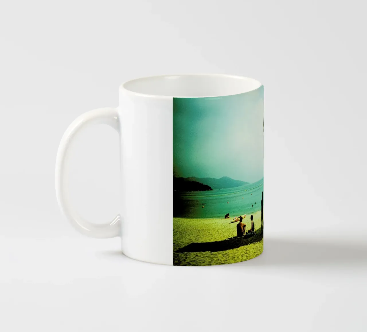 Lamma Island tazza in ceramica da BLAEK Design Studio