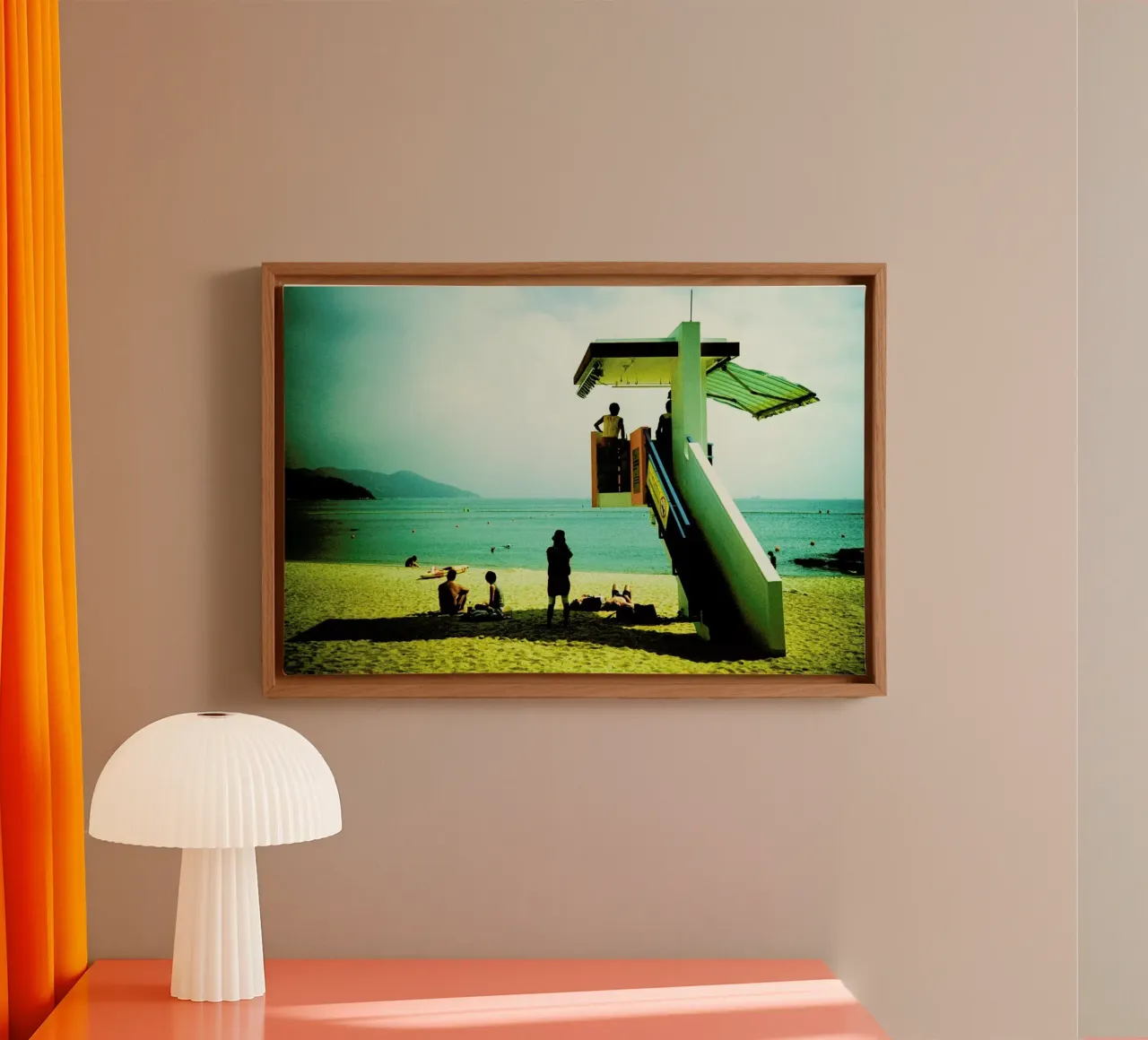 Lamma Island tela con Cornice a cassetta da BLAEK Design Studio