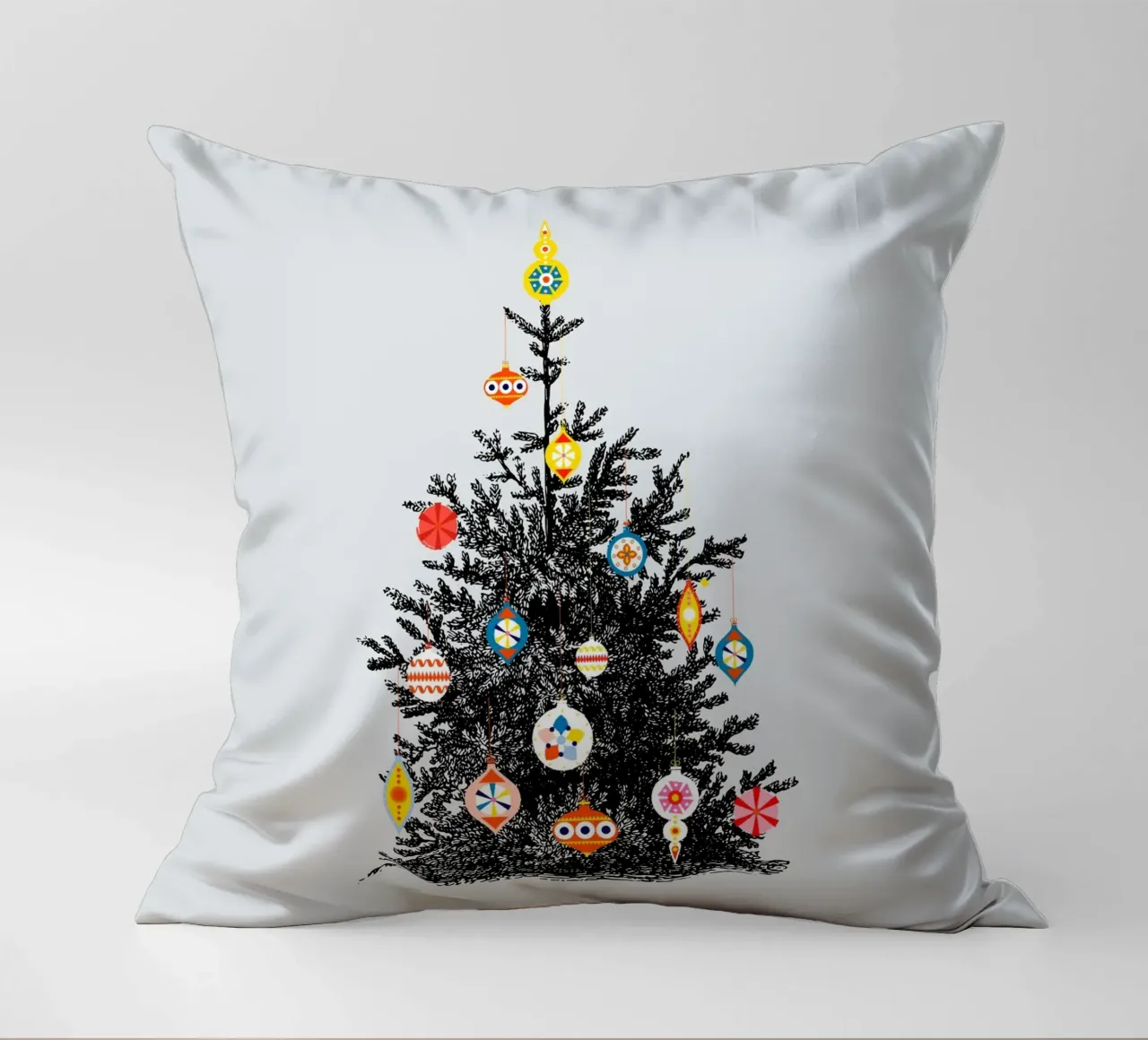 Retro Christmas Tree With Colorful Ornaments cuscino da showmemars