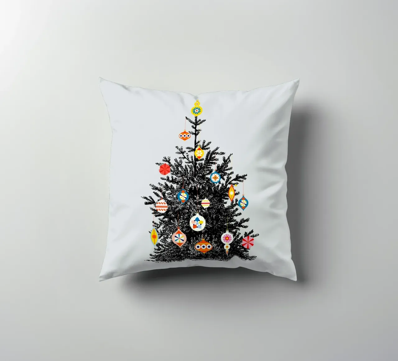 Retro Christmas Tree With Colorful Ornaments cuscino da showmemars