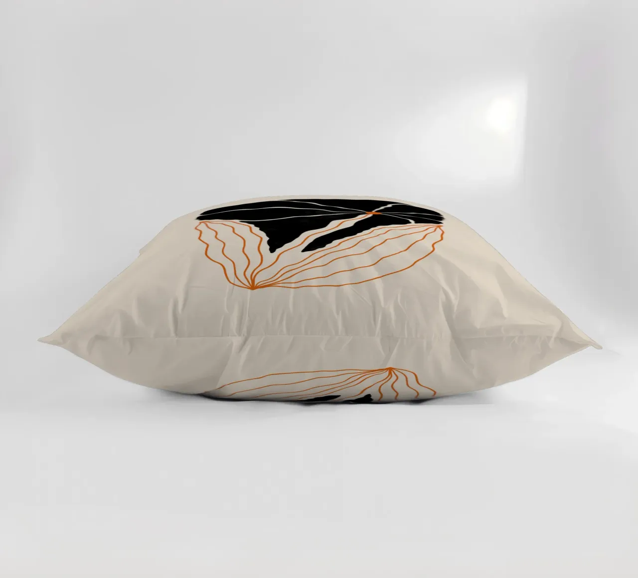 Wavy Black Bold Flower cuscino da TijanaArtStudio88