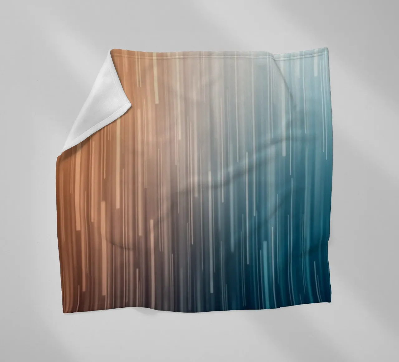 Sentieri paralleli: Un viaggio graduale dal bagliore del tramonto coperta in pile da Artistic-shop