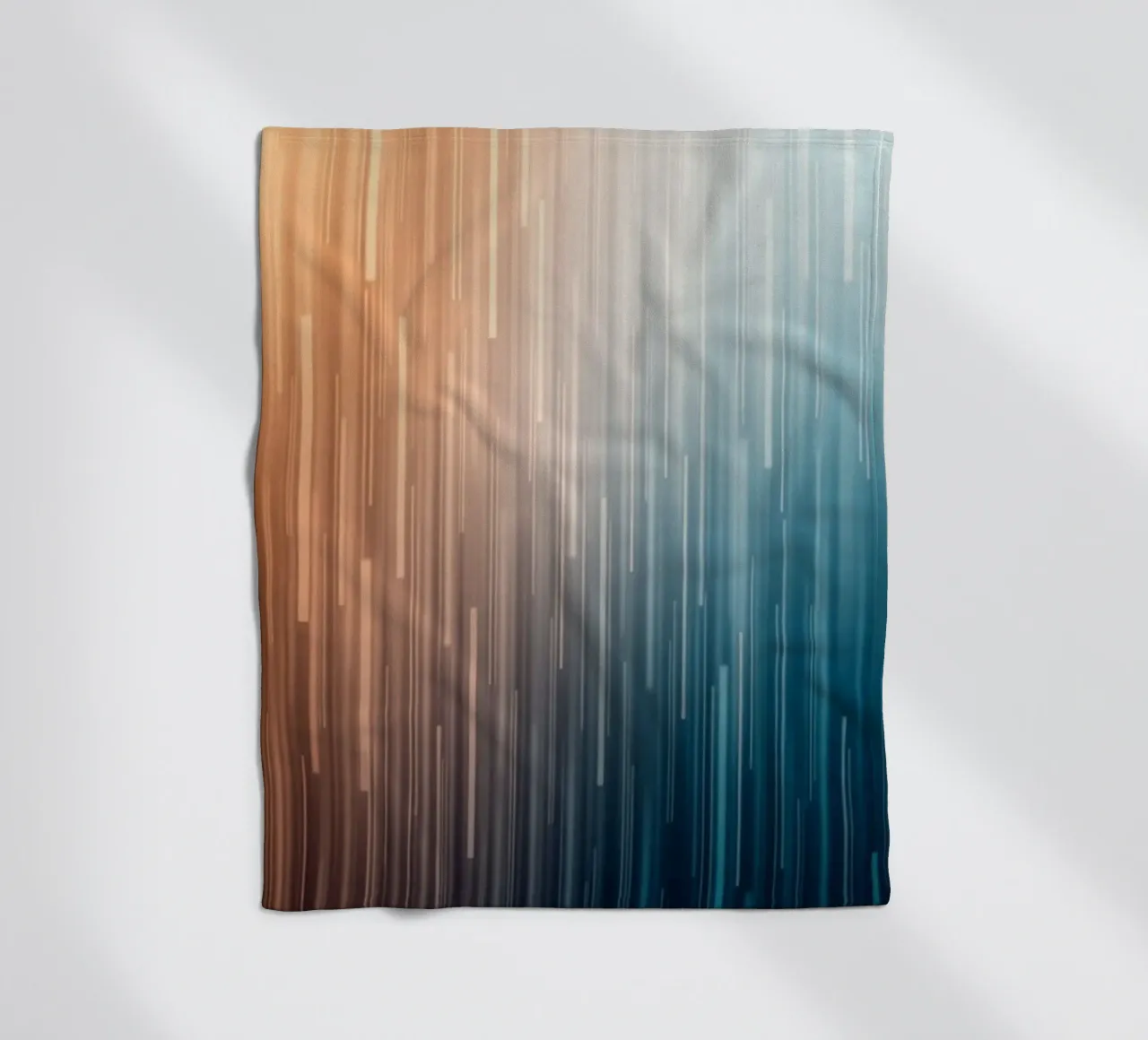 Sentieri paralleli: Un viaggio graduale dal bagliore del tramonto coperta in pile da Artistic-shop