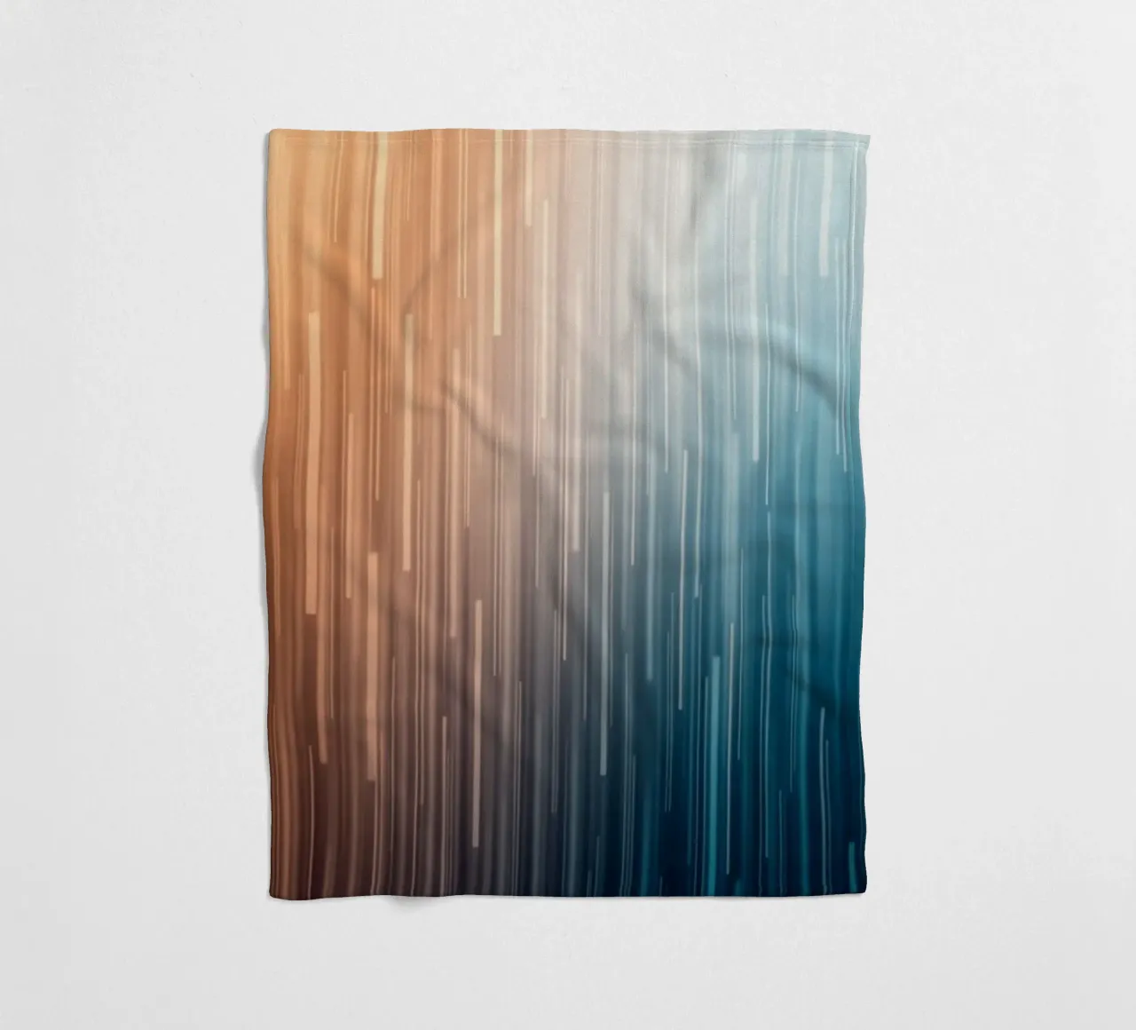 Sentieri paralleli: Un viaggio graduale dal bagliore del tramonto coperta in pile da Artistic-shop