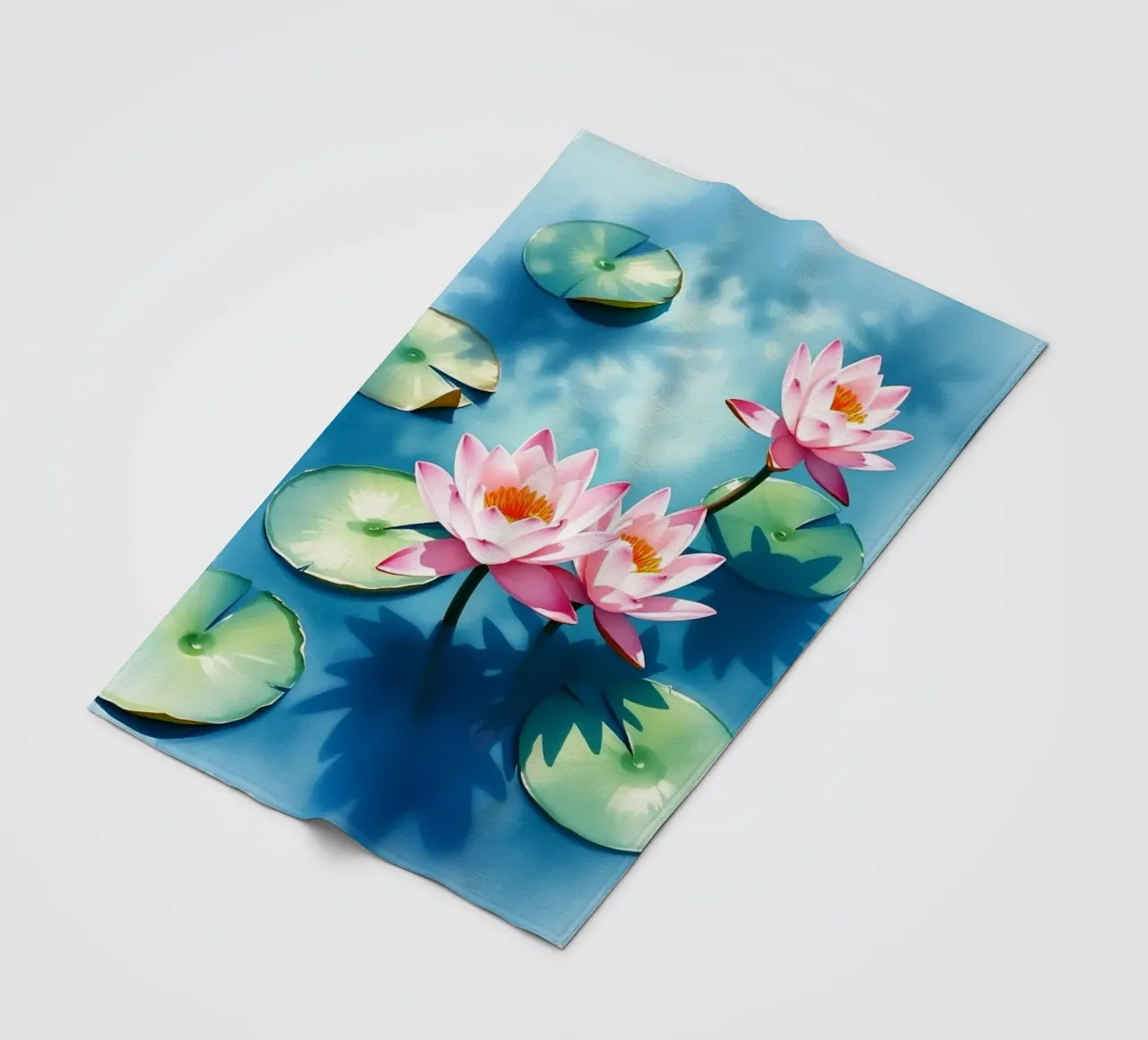 Serene ninfee rosa su uno stagno blu coperta in pile da Artistic-shop