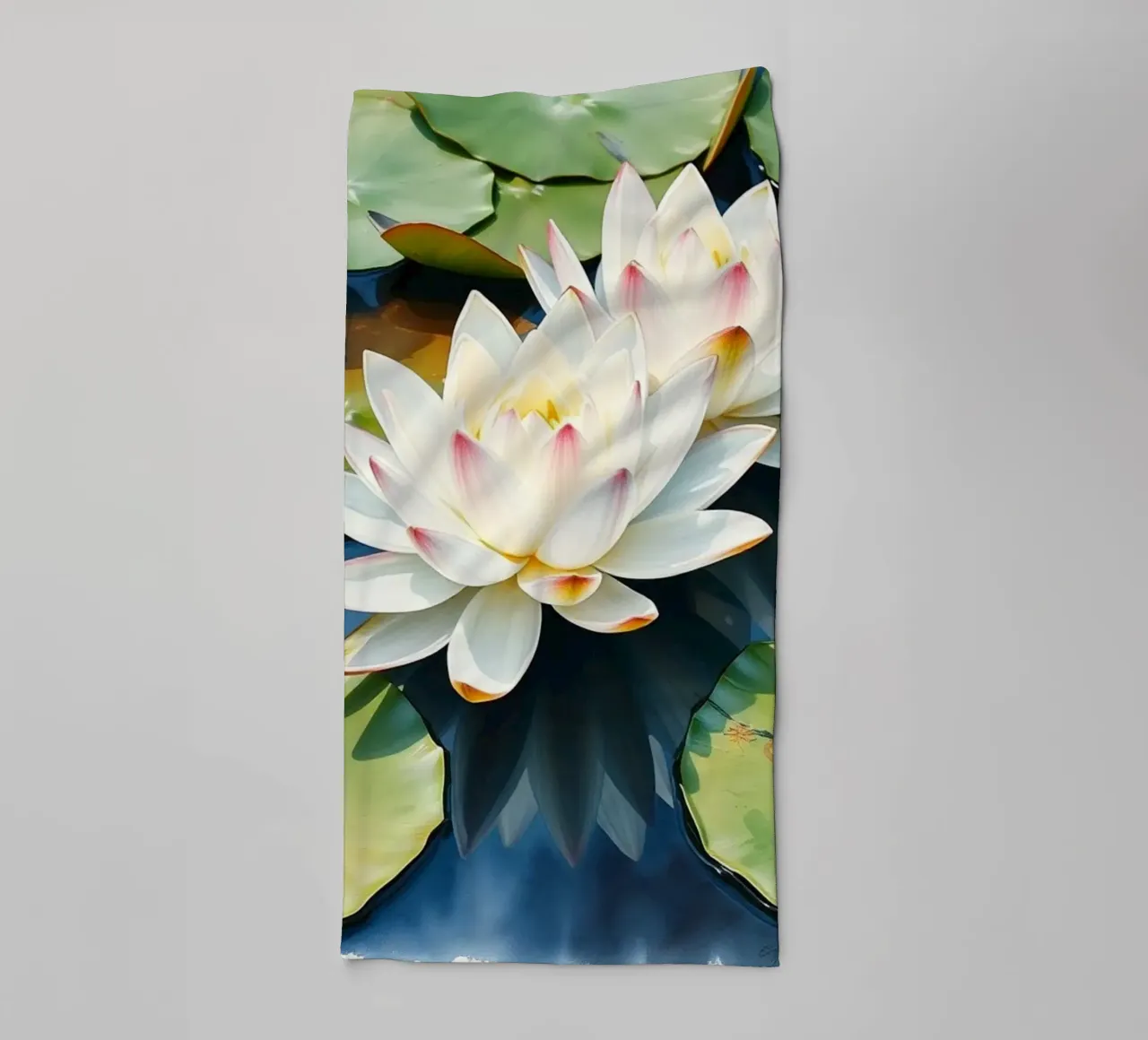 ninfee ranquil: Un sereno duetto di bianco e rosa su una b asciugamano da bagno da Artistic-shop