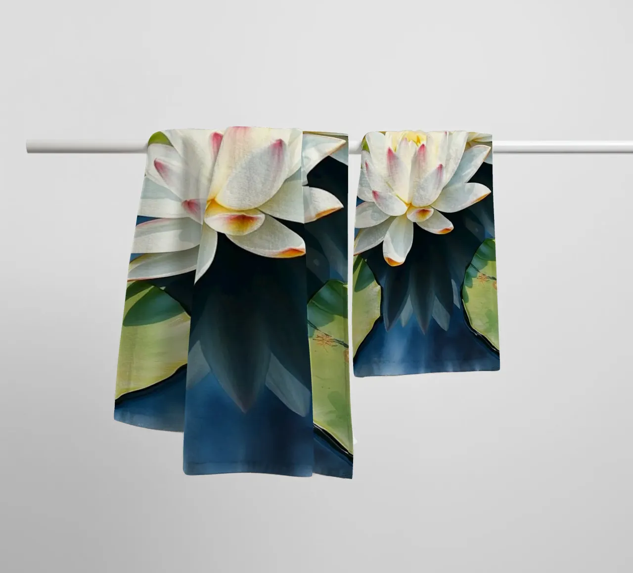 ninfee ranquil: Un sereno duetto di bianco e rosa su una b asciugamano da bagno da Artistic-shop
