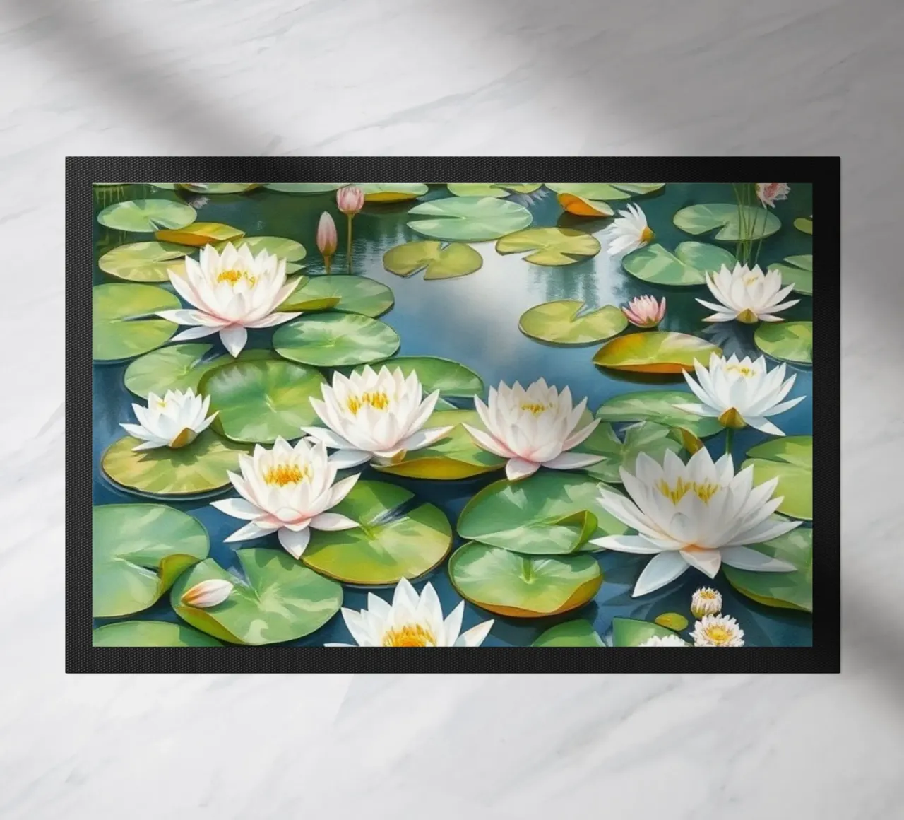 Sereno stagno di ninfee: Un'oasi scintillante di bianco e oro zerbino da Artistic-shop
