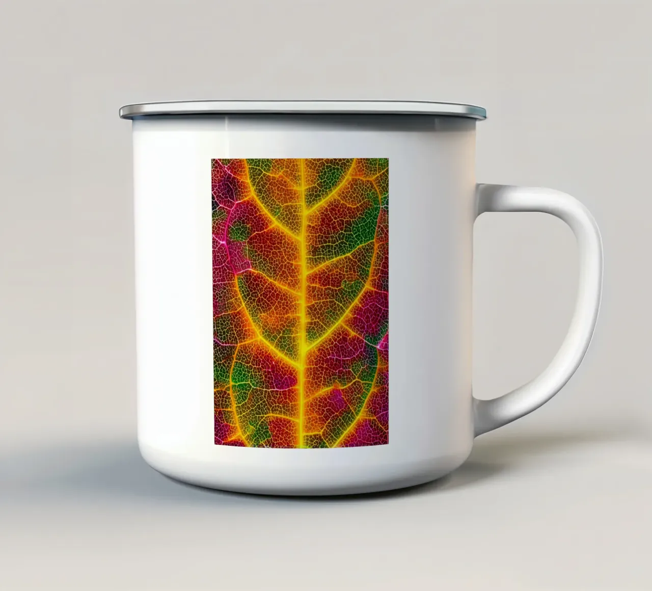 Herfstbladeren | Abstracte natuurkunst in herfstkleuren emaille mok van Autofocus