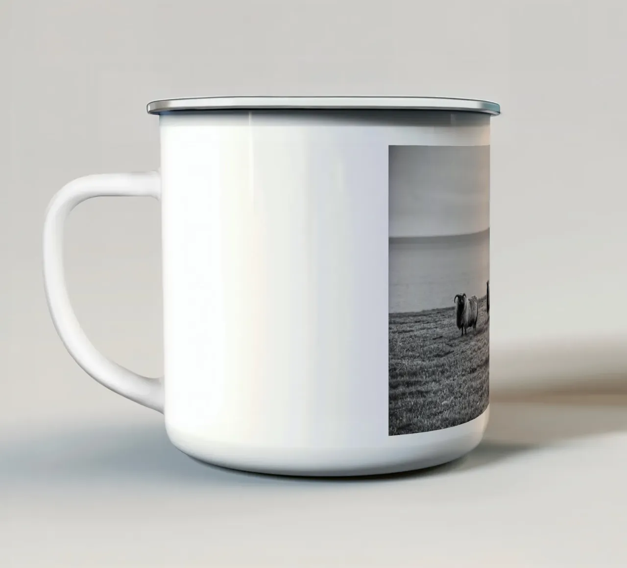 Famiglia di pecore tazza in smalto da Fjöllart