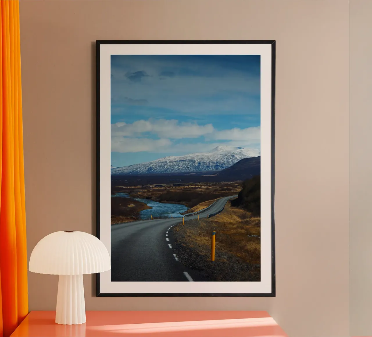 Strada e montagne innevate in Islanda carta hahnemühle da Fjöllart