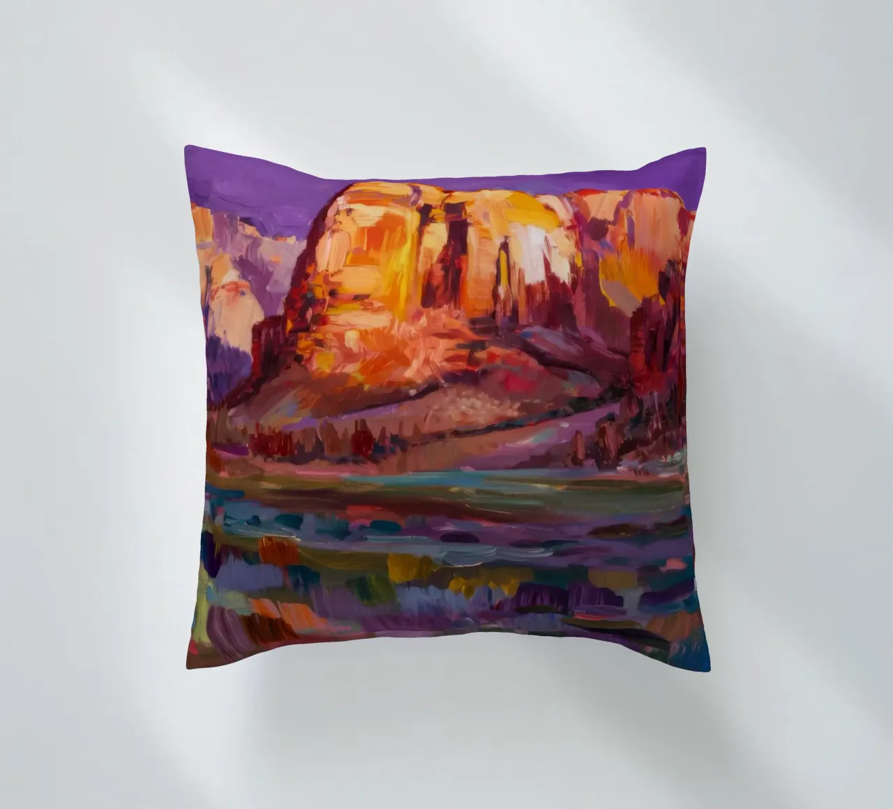 Violette Schlucht-Schatten Kissen von Angkasa Mist