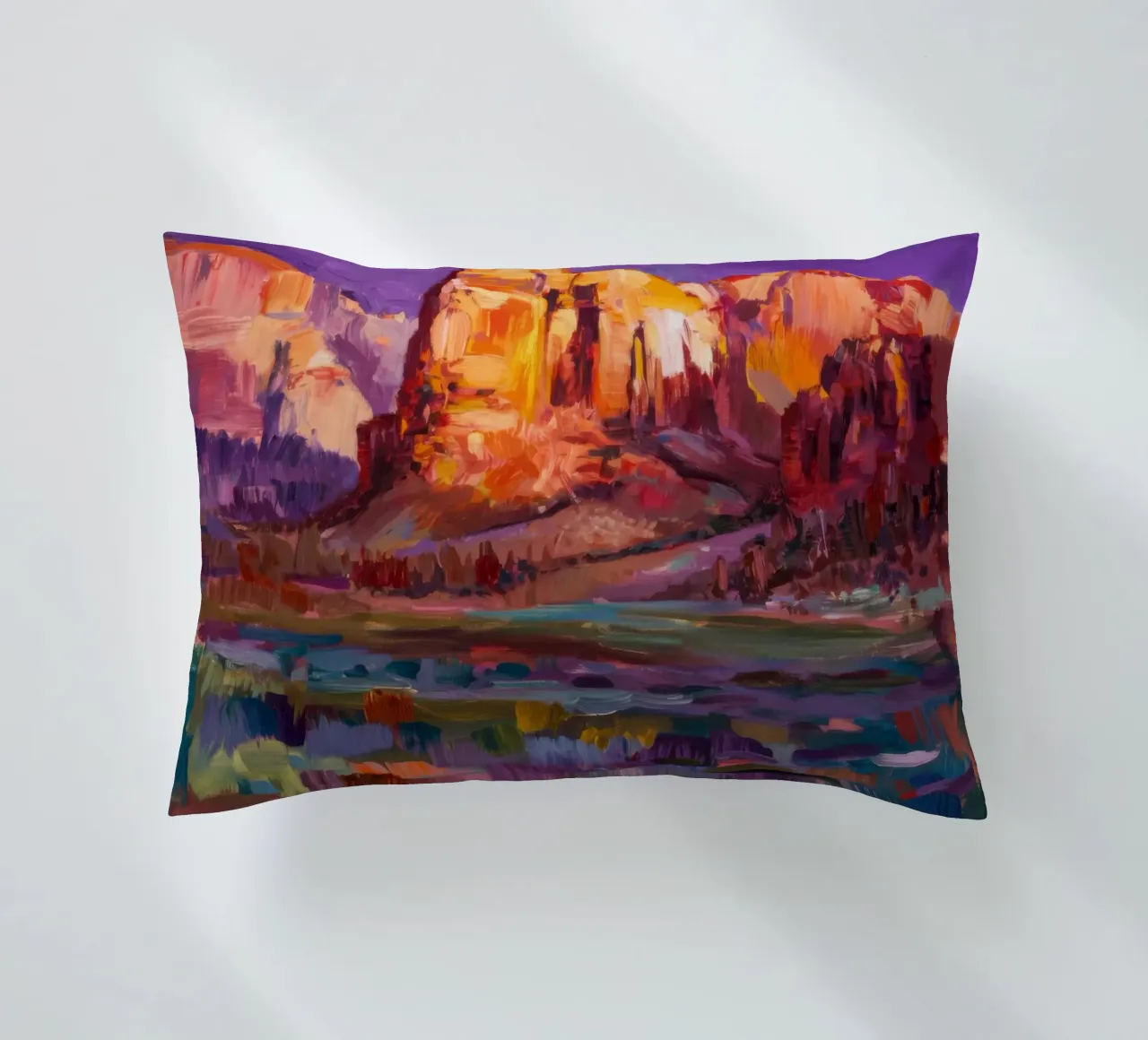 Violette Schlucht-Schatten Kissen von Angkasa Mist