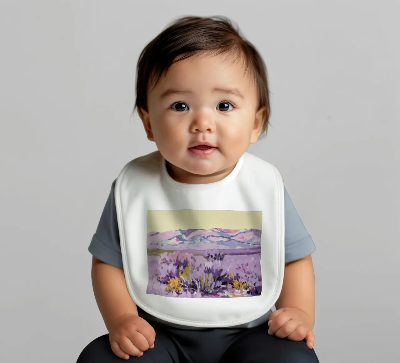 Colline di lavanda color nocciola bavaglino da Angkasa Mist