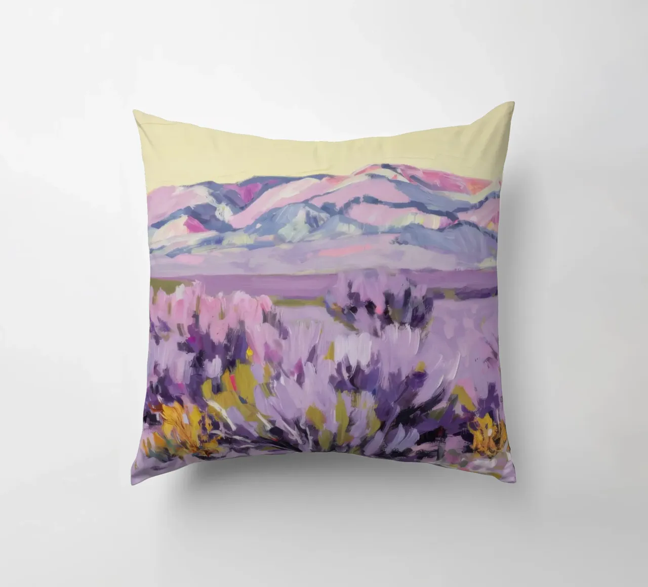 Colline di lavanda color nocciola cuscino da Angkasa Mist