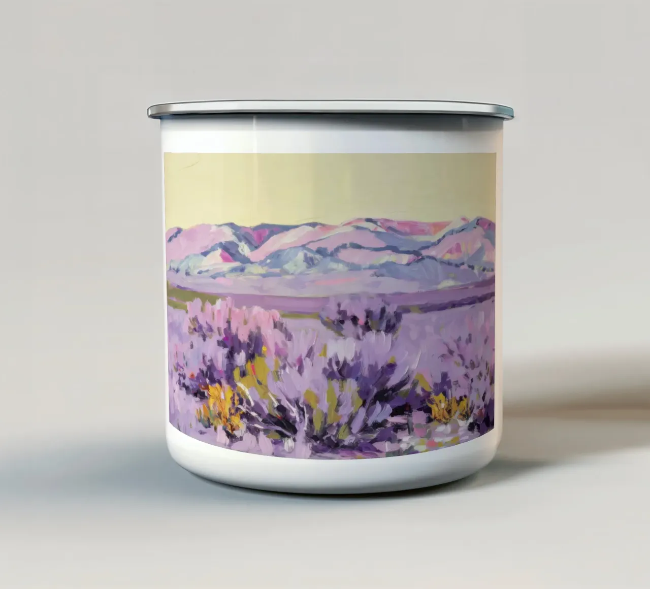 Colline di lavanda color nocciola tazza in smalto da Angkasa Mist