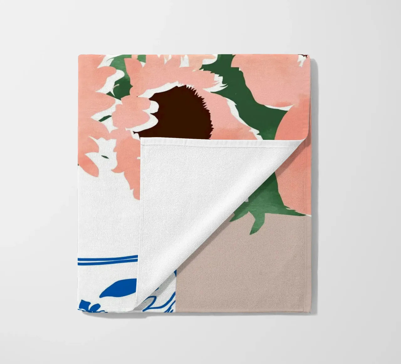 Sonnenschein an einem bewölkten Tag An einem bewölkten Tag Strandtuch von 83oranges