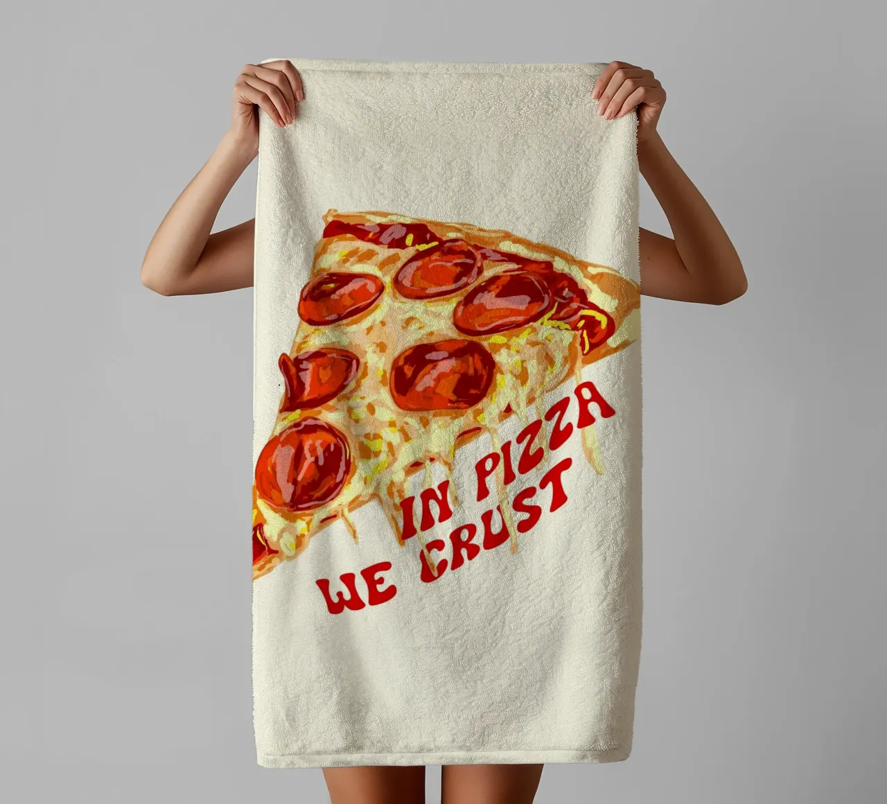 In Pizza Wir Kruste - Peperoni-Scheibe Handtuch von EDMPROJECT