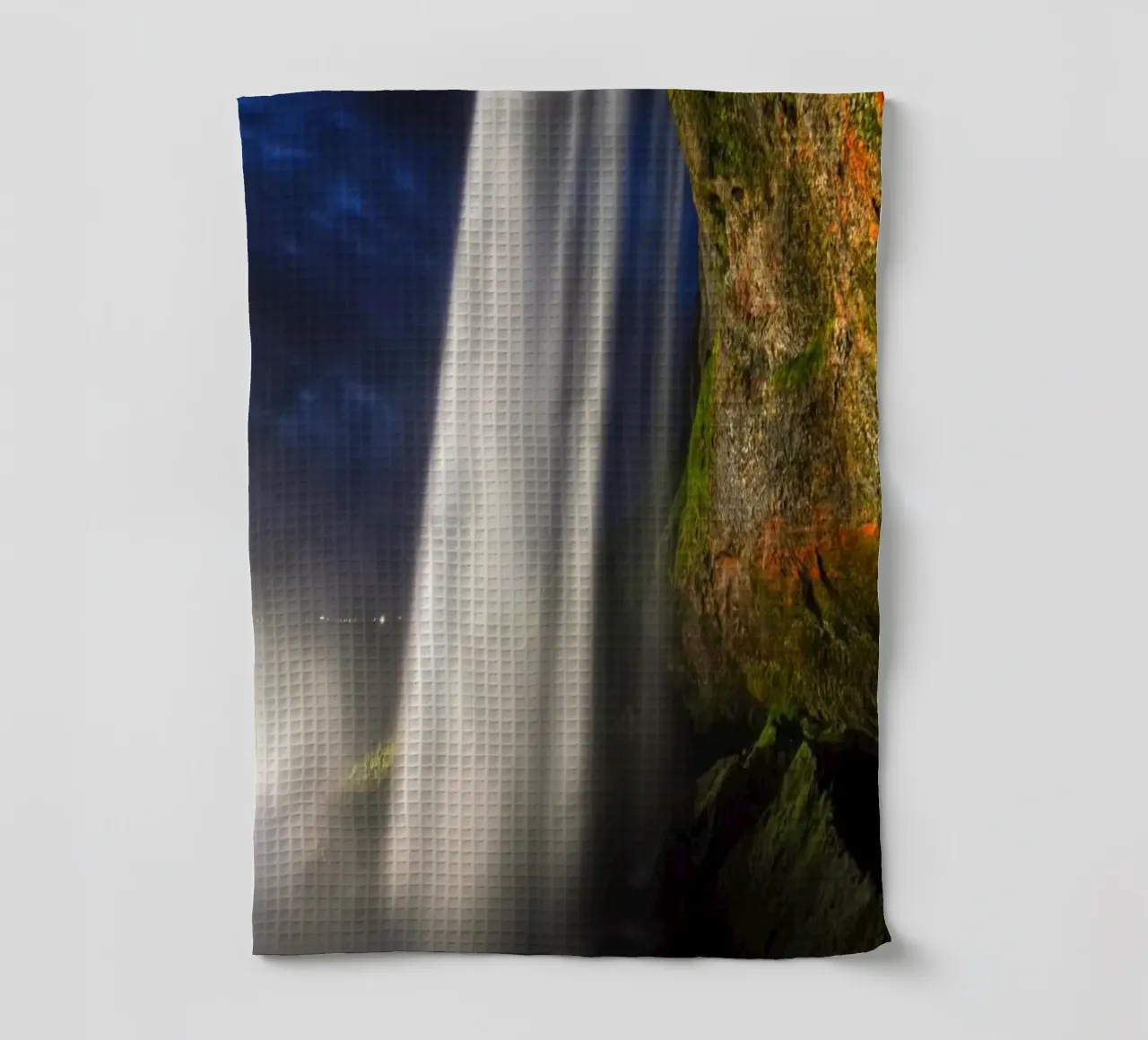 Dietro la cascata di notte canovaccio da cucina da Fjöllart