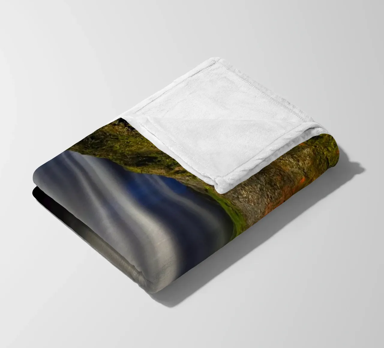 Dietro la cascata di notte coperta in pile da Fjöllart