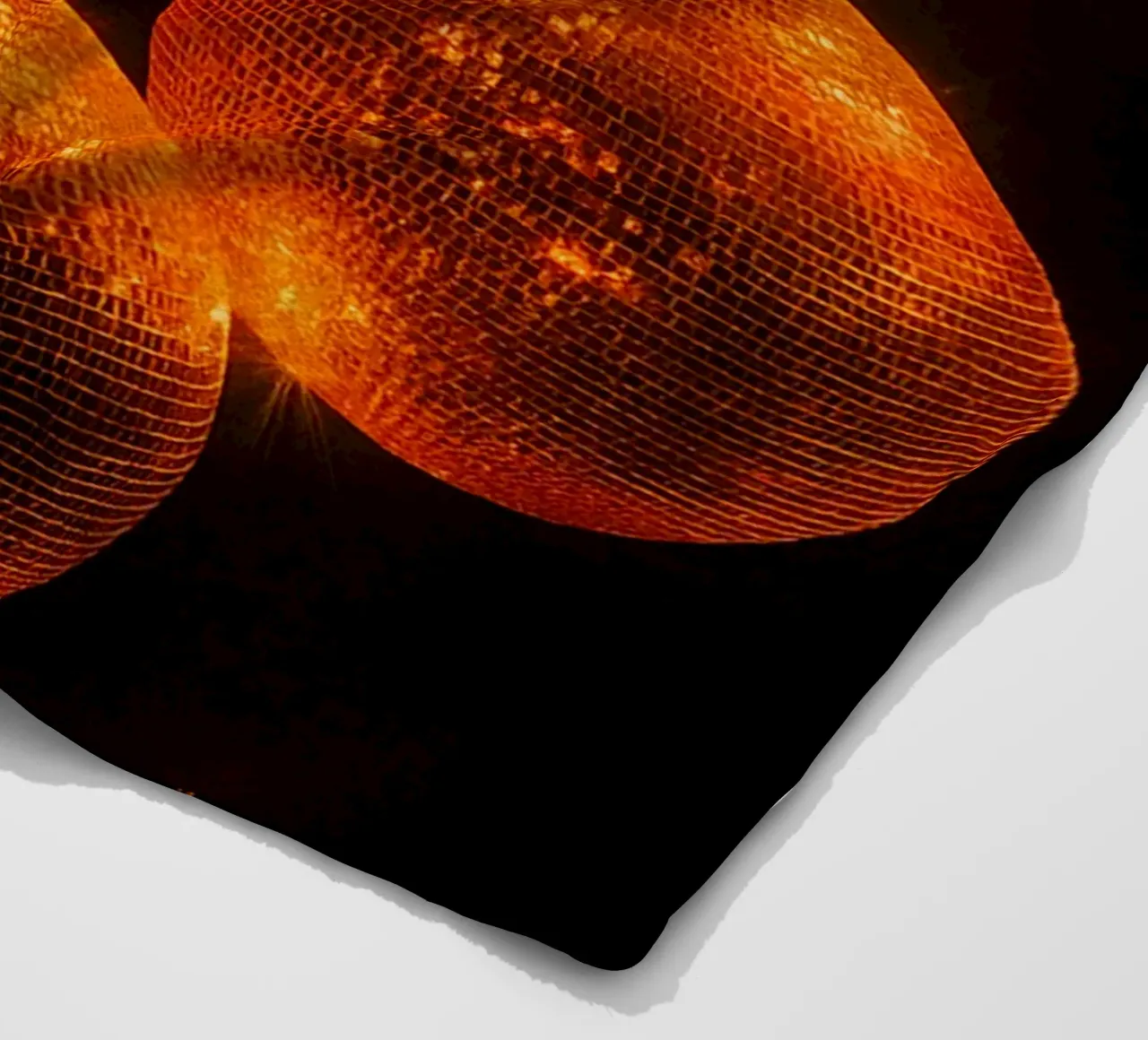 lampada a sfera da discoteca coperta in pile da tamarind