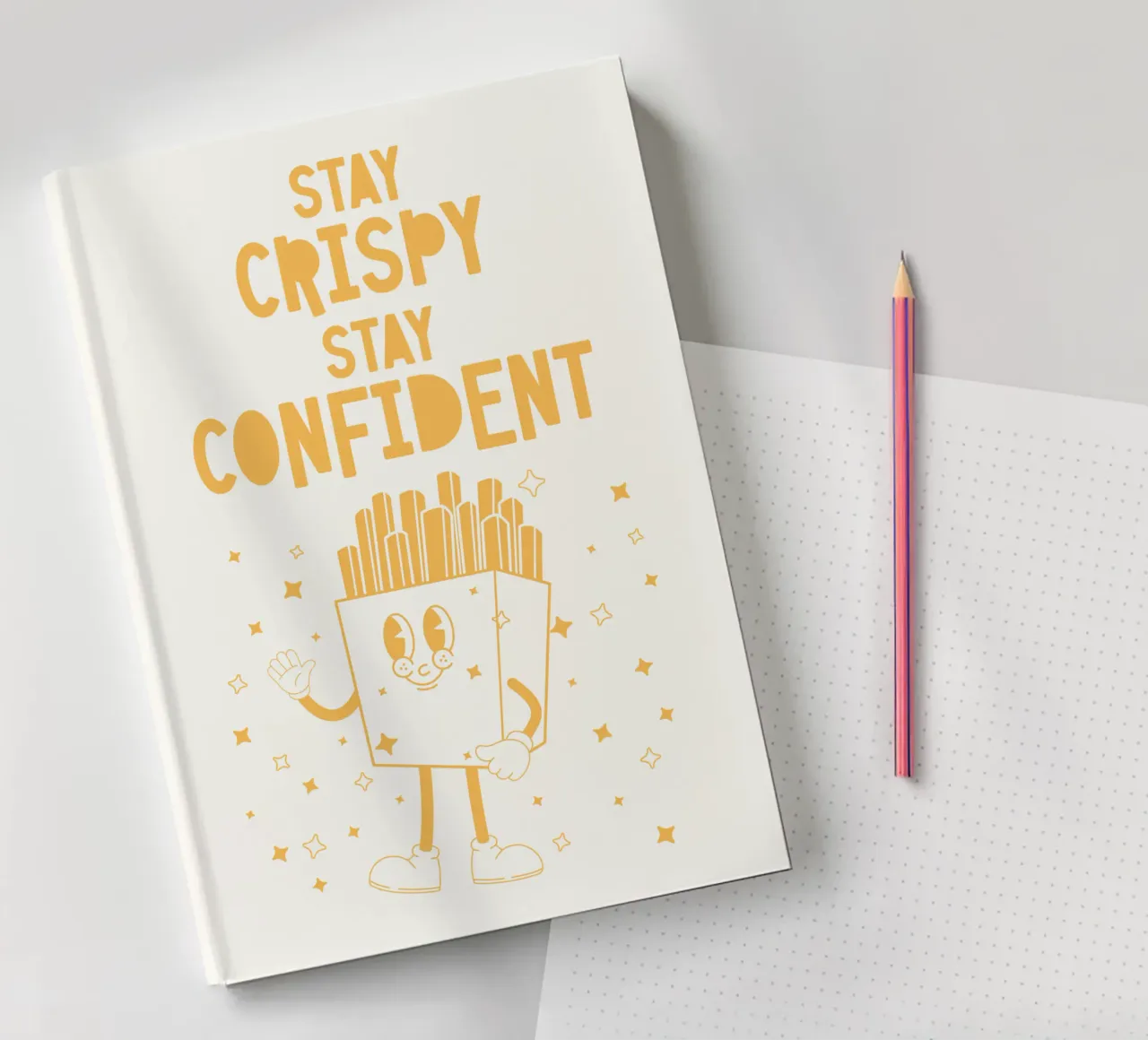Retro French Character Stay Crispy Stay Confident Jaune Blanc carnet de notes de Studio Frances M