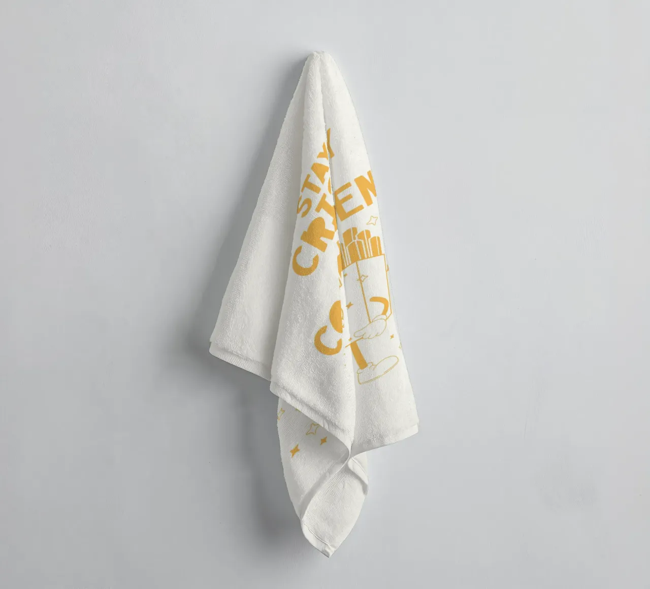 Retro French Character Stay Crispy Stay Confident Jaune Blanc serviette de bain de Studio Frances M