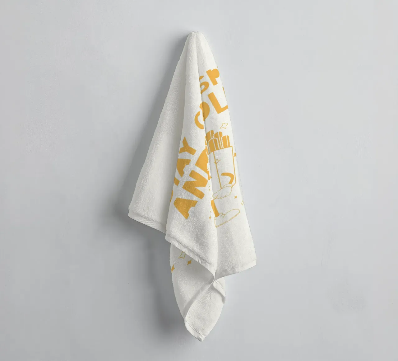 Retro Frietjes Karakter Blijf Knapperig En Vet Geel Wit badhanddoek van Studio Frances M
