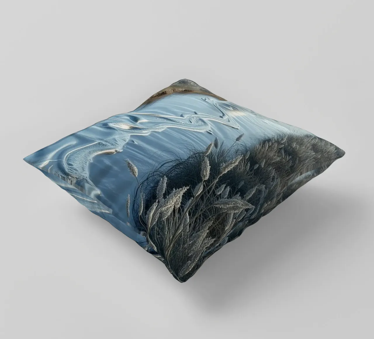 Paesaggio onirico sereno: Il riflesso di una sfera d'argento cuscino da Artistic-shop