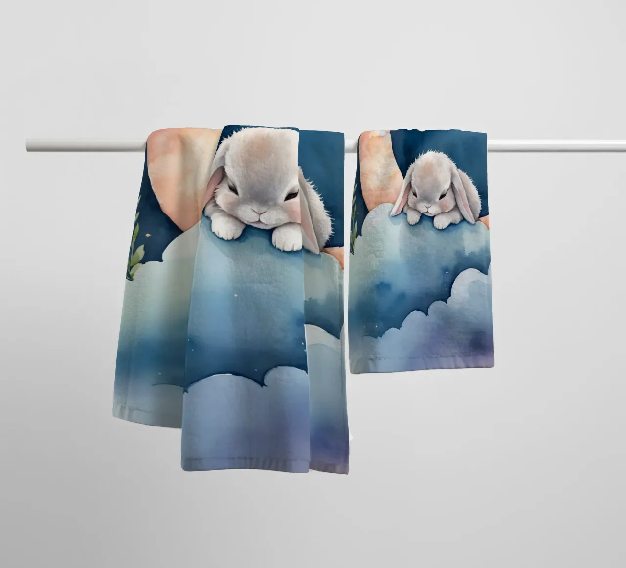 Conejo durmiendo en una nube con luna creciente y estrellas toalla de baño de DesignDoodle