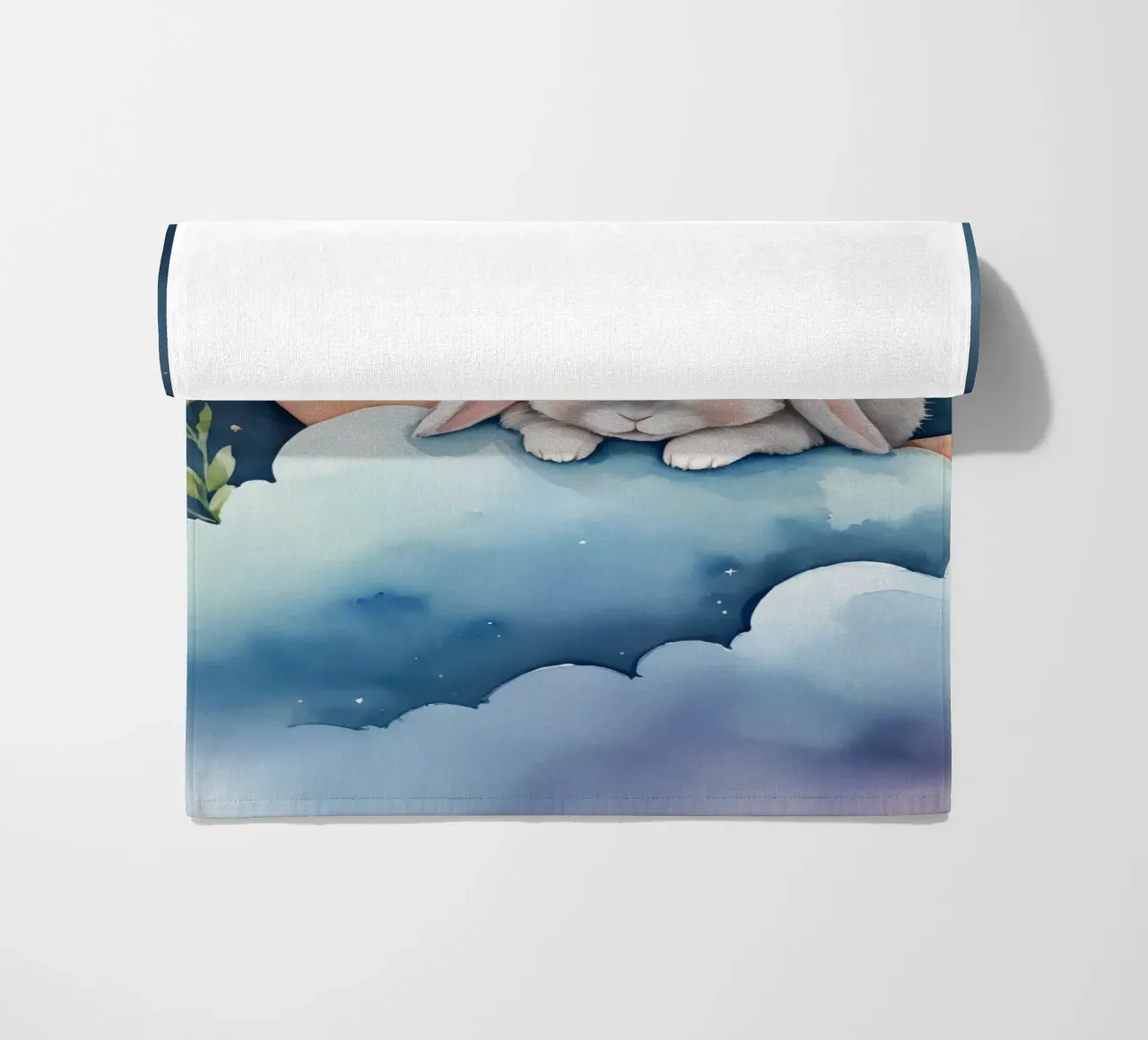 Coniglio che dorme su una nuvola con luna crescente e stelle telo mare da DesignDoodle