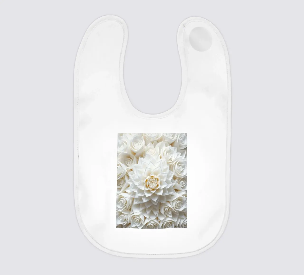 Rose bianche serene: Una composizione floreale delicata e senza tempo bavaglino da Artistic-shop