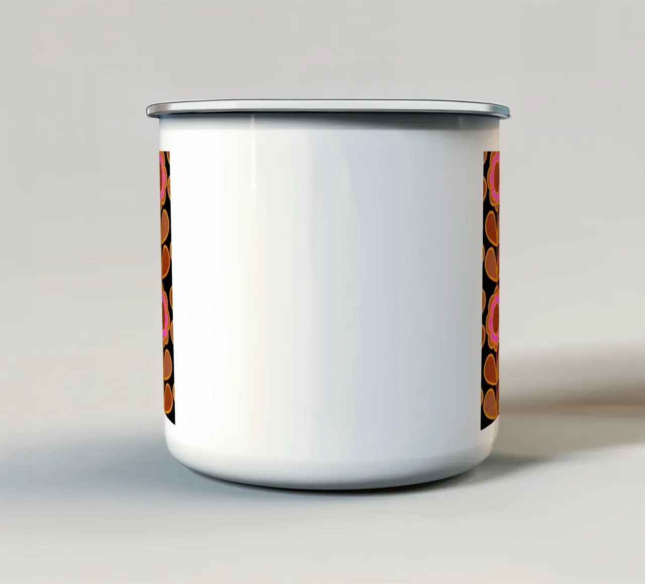 Modello Mid-Mod Daisy - Audace rosa autunnale e floreale marrone tazza in smalto da Dominique Vari