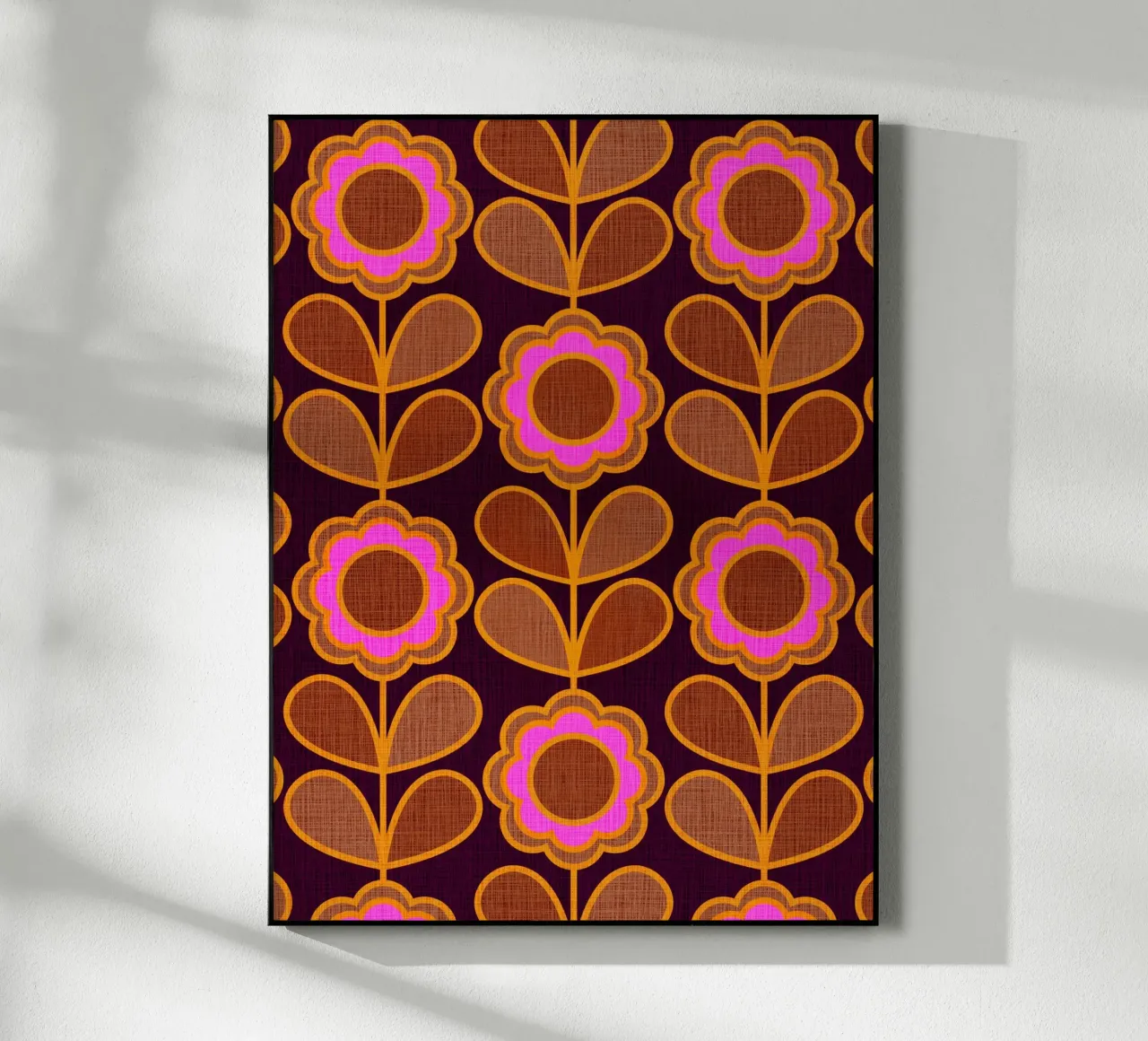 Modello Mid-Mod Daisy - Audace rosa autunnale e floreale marrone plexiglass da Dominique Vari