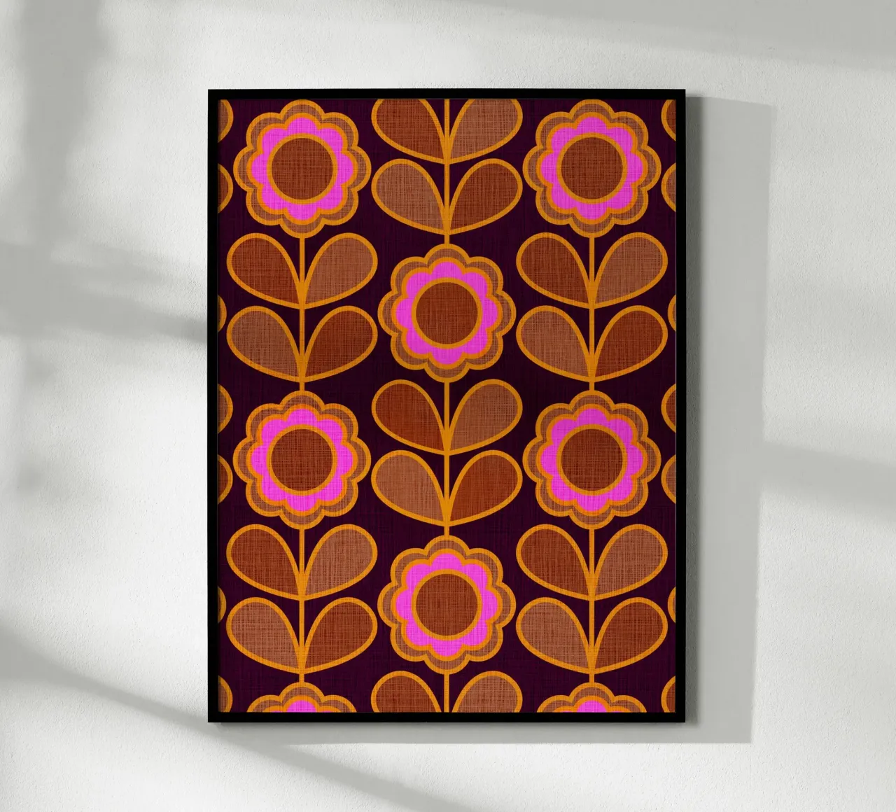 Modello Mid-Mod Daisy - Audace rosa autunnale e floreale marrone poster da Dominique Vari