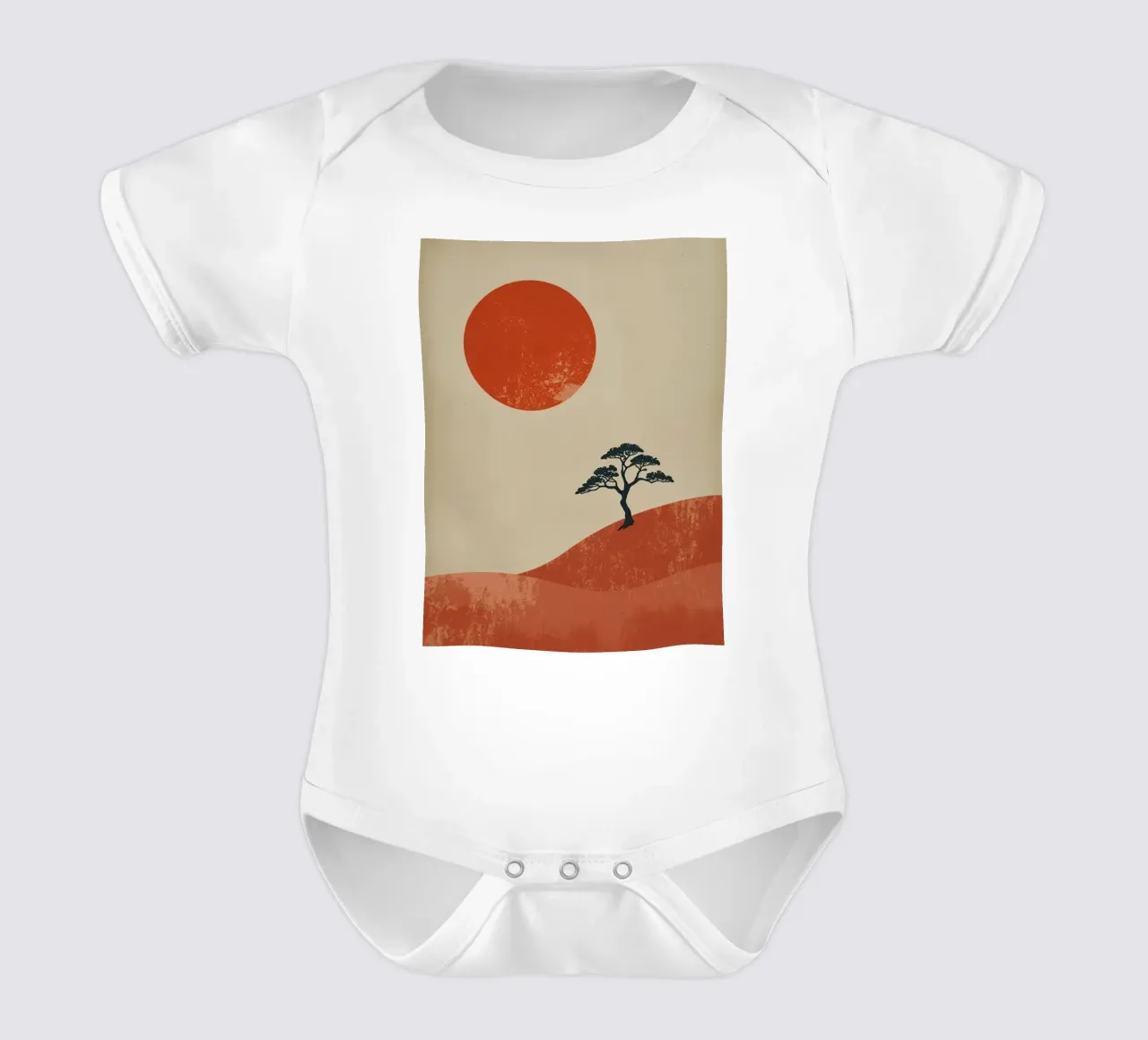 Sole rosso e albero sulle colline body neonato maniche corte da DesignDoodle
