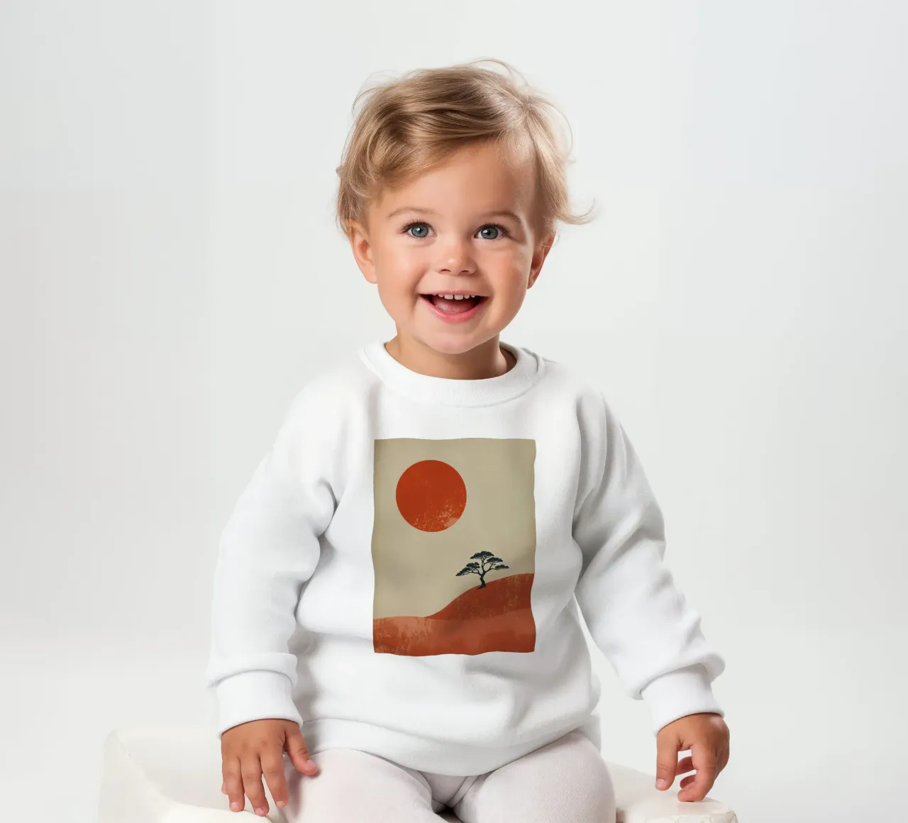 Sole rosso e albero sulle colline felpa neonato da DesignDoodle