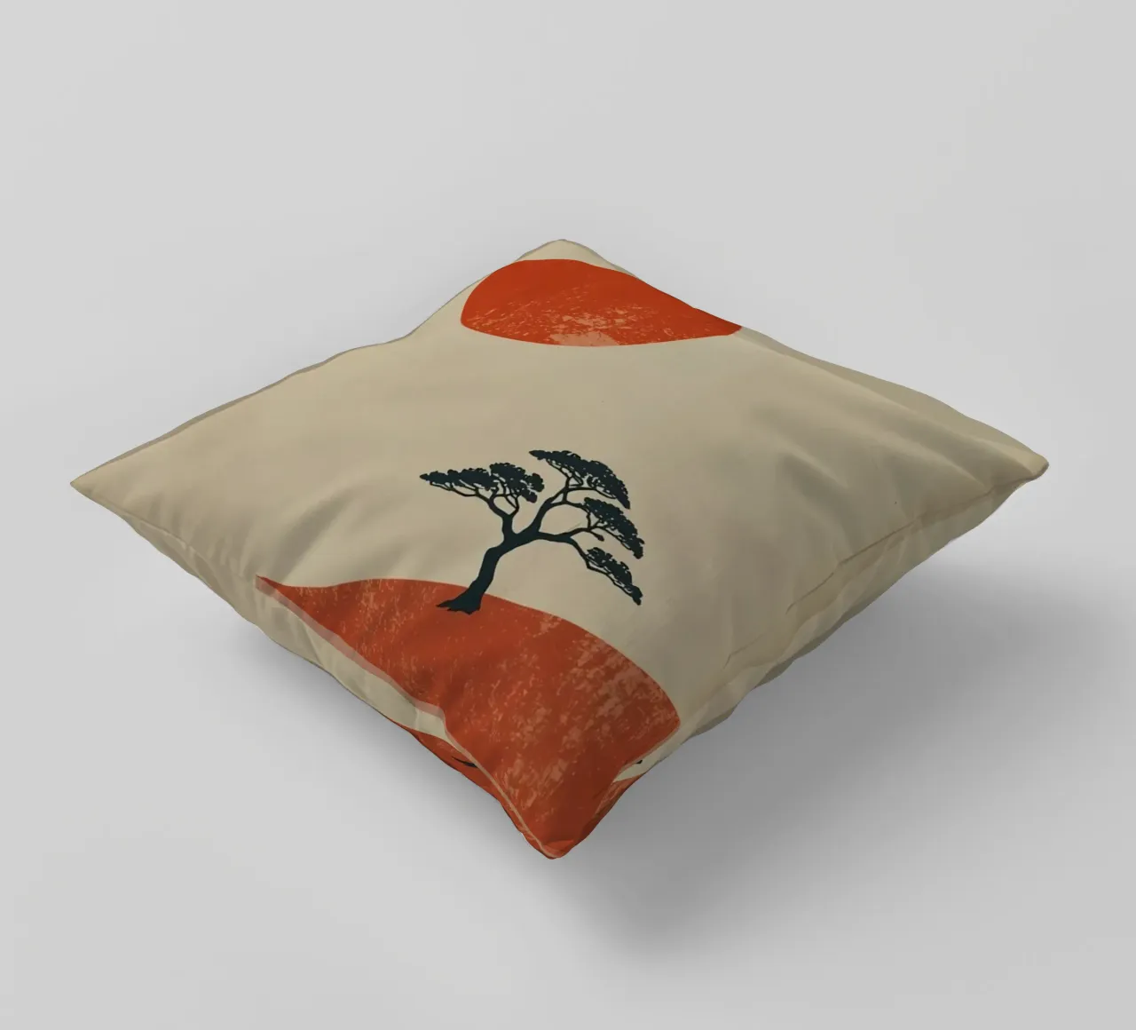 Sole rosso e albero sulle colline cuscino da DesignDoodle