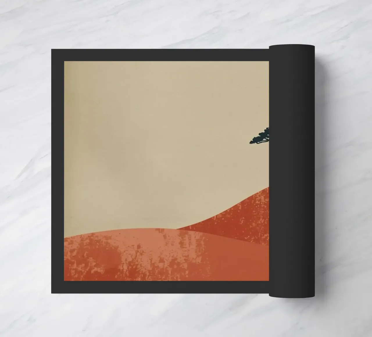 Sole rosso e albero sulle colline zerbino da DesignDoodle